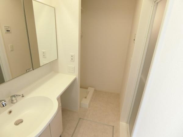 洗面設備　写真は同一物件の別部屋写真でイメージです