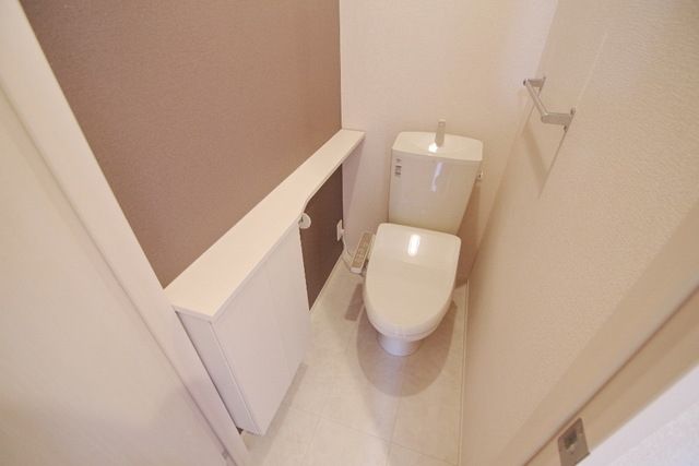 トイレ　★ウォシュレット付きのトイレです★