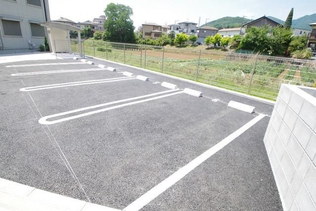 駐車場　★敷地内に駐車場も有ります★