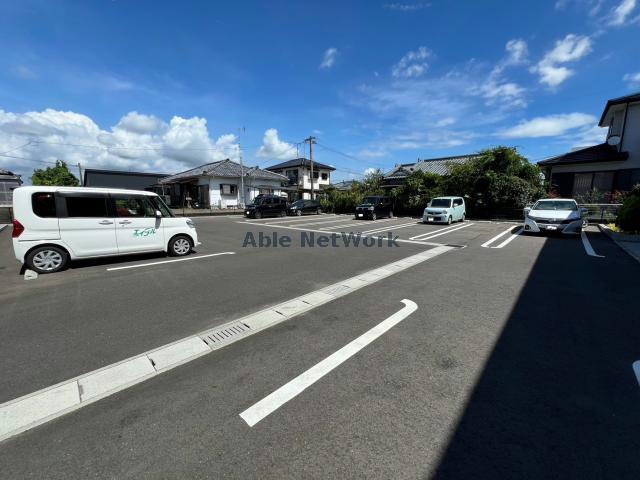 駐車場　駐車場