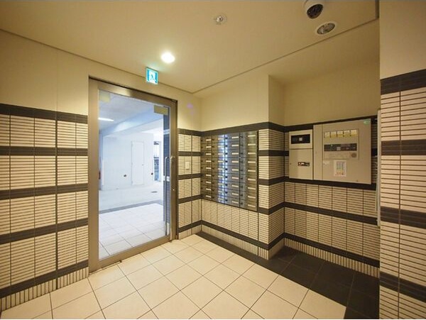 エントランス　名古屋で一番初期費用の安い賃貸専門の不動産会社です(^^)