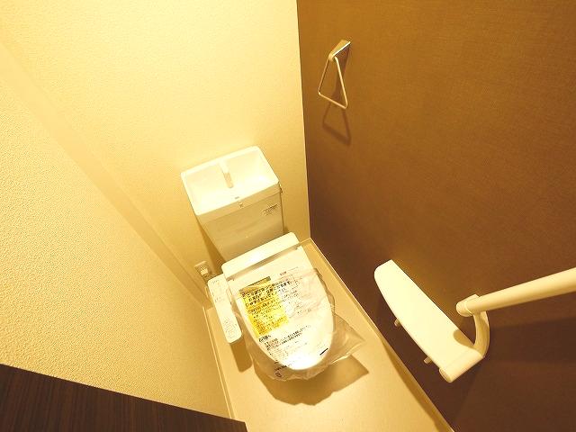 トイレ　清潔感のあるトイレです