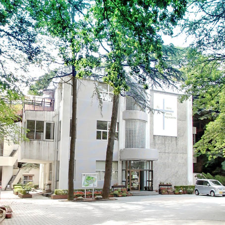 中学校　折尾愛真中学校（中学校）まで490m