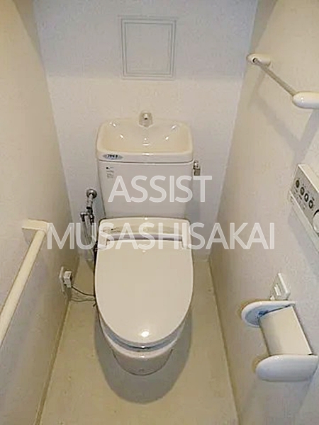 トイレ　写真：設備同仕様の別物件です