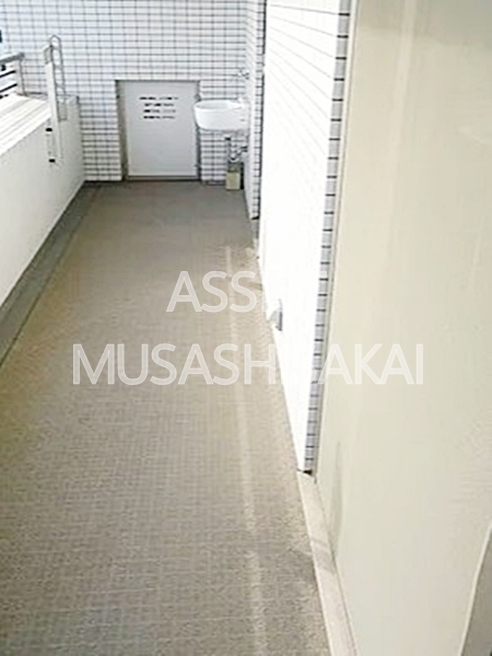 バルコニー　写真：設備同仕様の別物件です