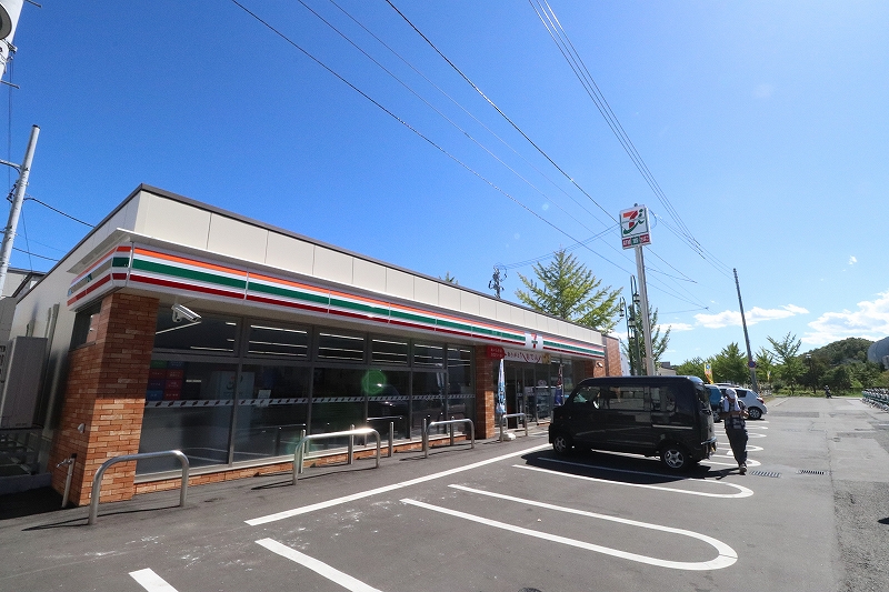 コンビニ　セブンイレブン札幌自衛隊駅前店（コンビニ）まで349m