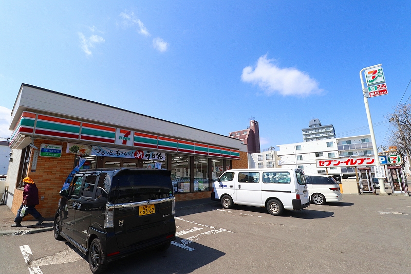 コンビニ　セブンイレブン札幌澄川3条5丁目店（コンビニ）まで710m