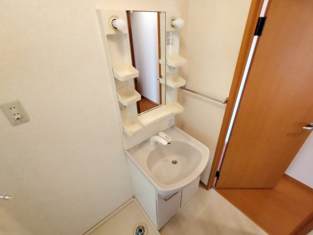 洗面設備　独立洗面台です