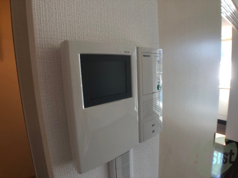 セキュリティ　モニターホンなので来客様の顔が見れます。安心ですね！
