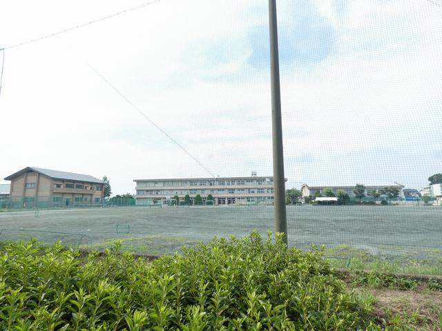 中学校　稲沢市立稲沢西中学校（中学校）まで942m