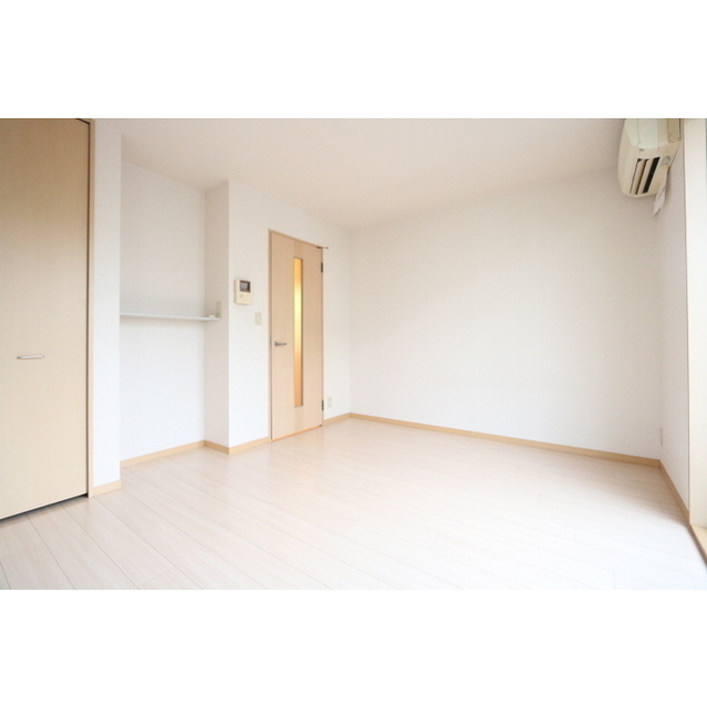その他部屋・スペース　壁収納有り！