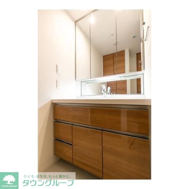 洗面設備　※写真は同タイプ住戸です。