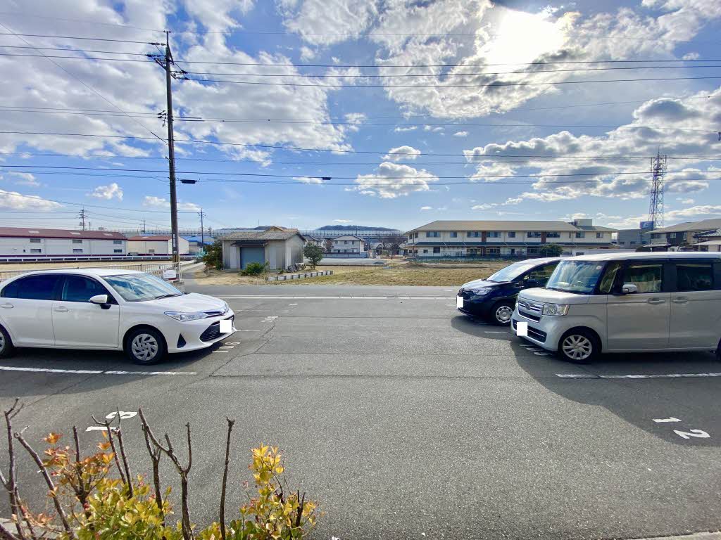 駐車場　1台無料♪