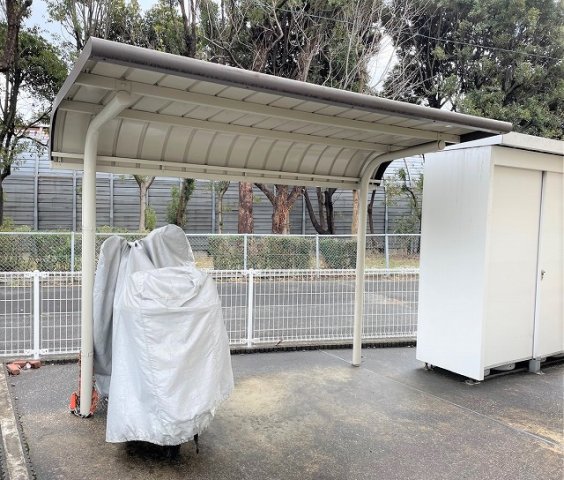 その他　屋根付き駐輪場
