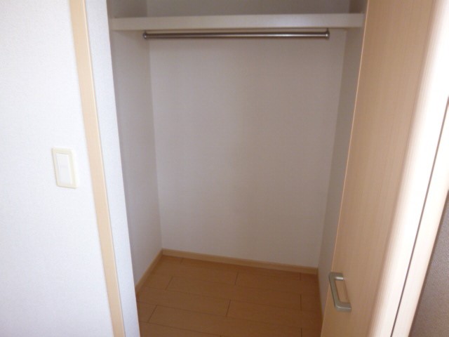 収納　ウォークインクローゼット