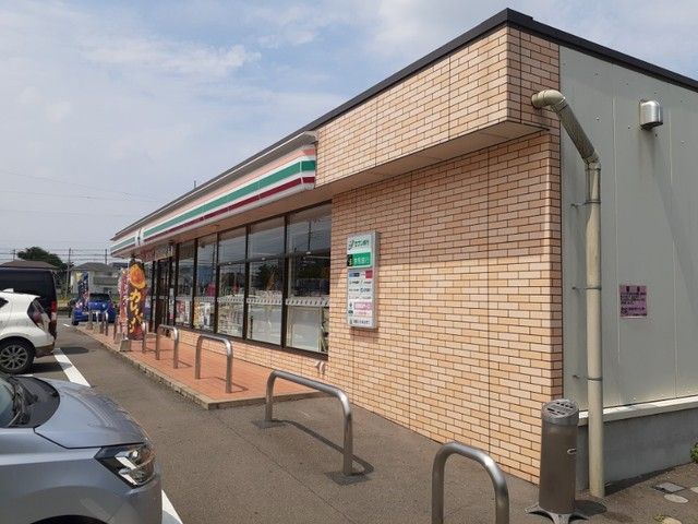 コンビニ　セブンイレブン前橋荒牧町店（コンビニ）まで260m