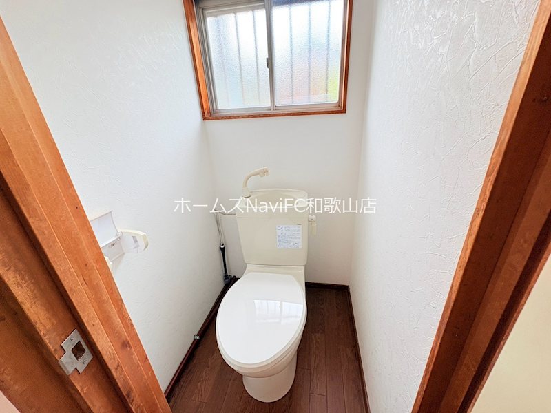 杭ノ瀬戸建てのトイレ写真