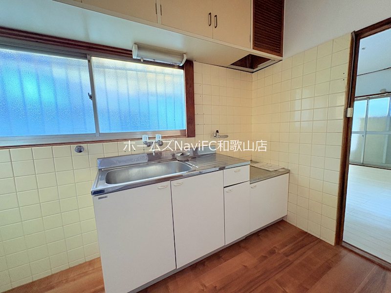 杭ノ瀬戸建てのキッチン写真