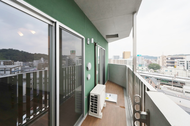 バルコニー　部屋によって色が変わります。