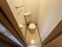 トイレ　こちらはトイレです。清潔感があり、安心して使用できます。