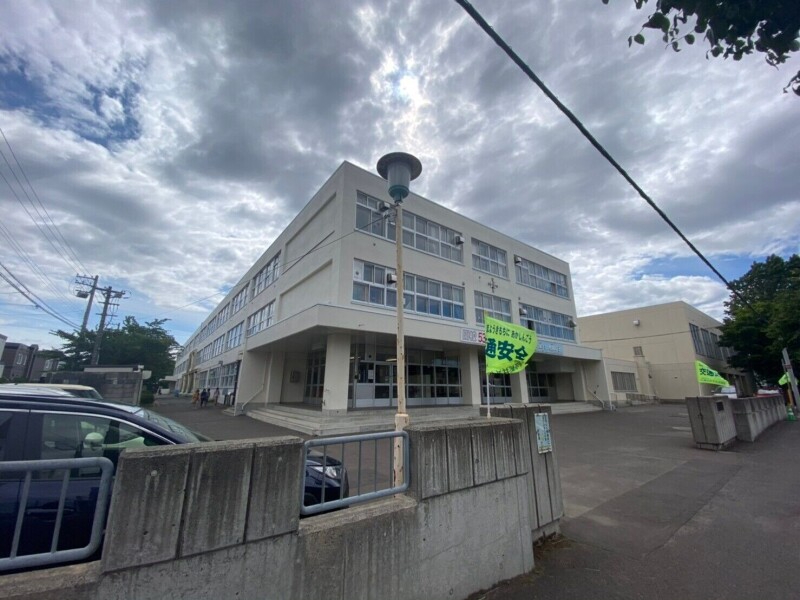 小学校　札幌市立光陽小学校（小学校）まで482m