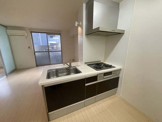 キッチン　※別部屋の写真です