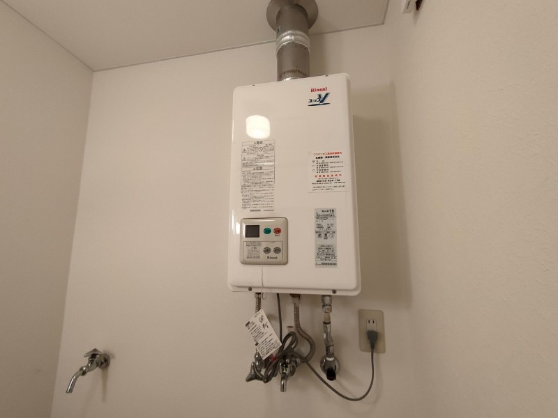 その他　給湯器は簡単操作で温度調整ができますよ。