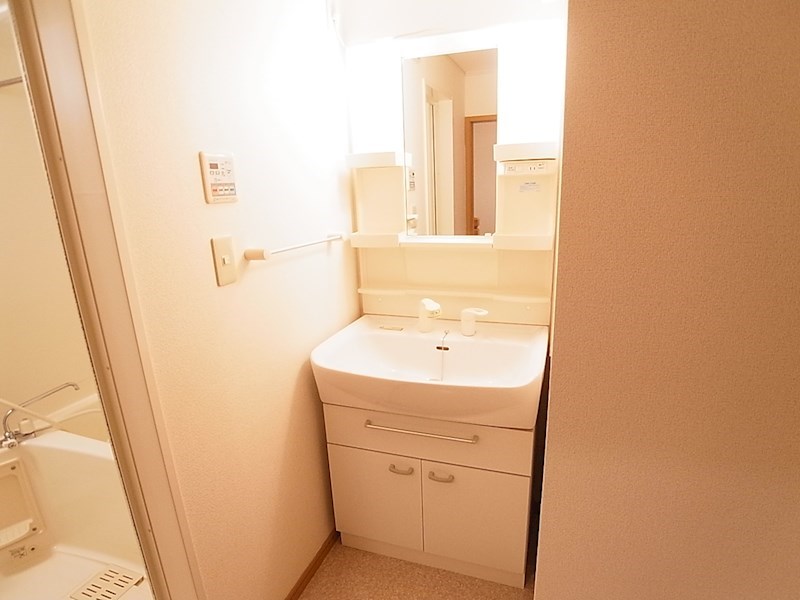 洗面設備　同一物件別部屋写真