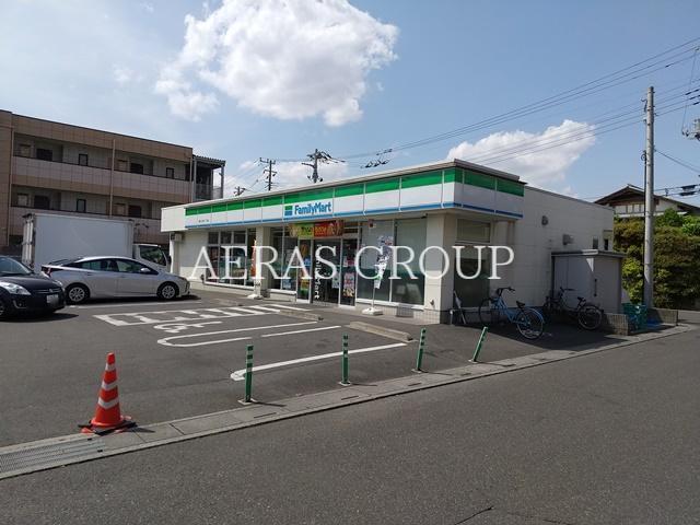 コンビニ　ファミリーマート越谷七左町二丁目店（コンビニ）まで401m