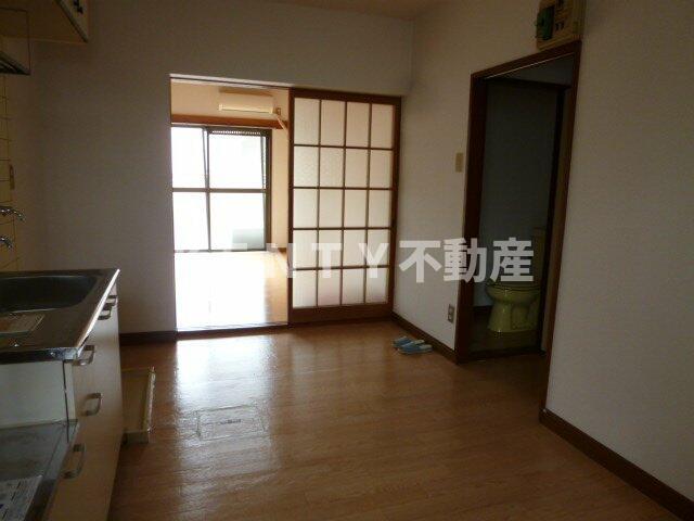 その他部屋・スペース　開放的な寝室です
