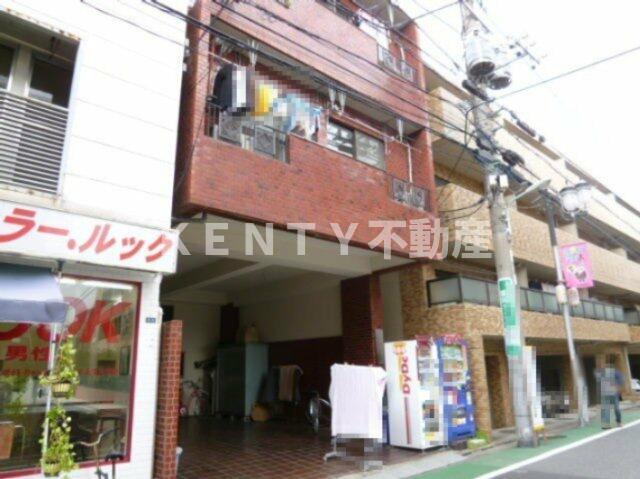 エントランス　落ち着いたエントランスです