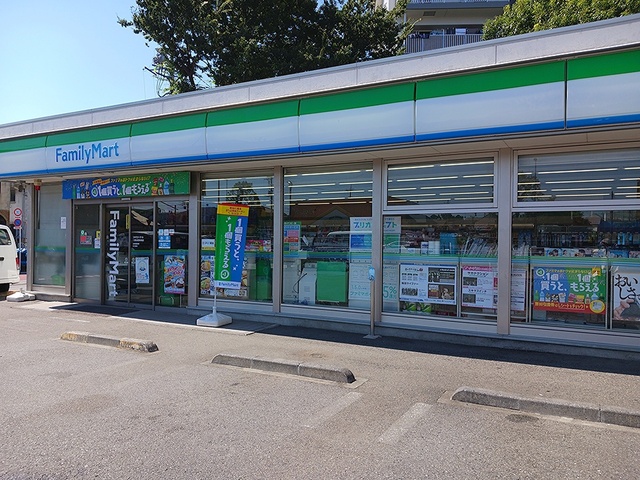 コンビニ　ファミリーマート三鷹台団地南店（コンビニ）まで765m