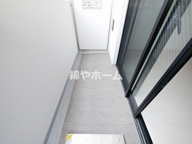 バルコニー　お洗濯にも便利なバルコニー付き