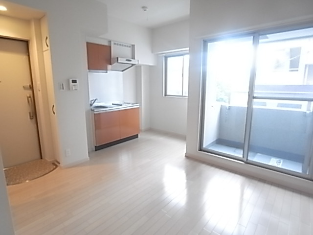 居室・リビング　明るいお部屋です。