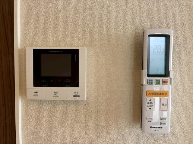 セキュリティ　?モニター付きインターホンです