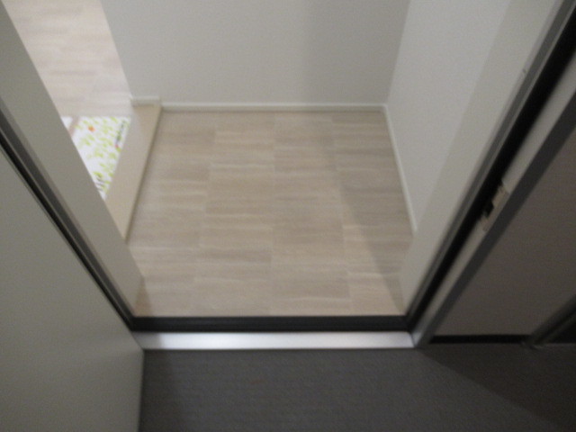 玄関　同タイプ別部屋の写真です。