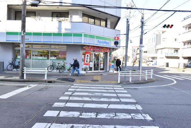 コンビニ　ファミリーマート　谷口大曽根北店（コンビニ）まで750m