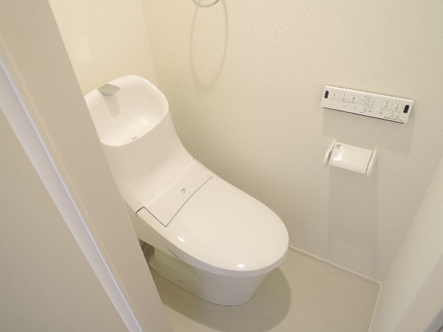 トイレ　※写真は別部屋