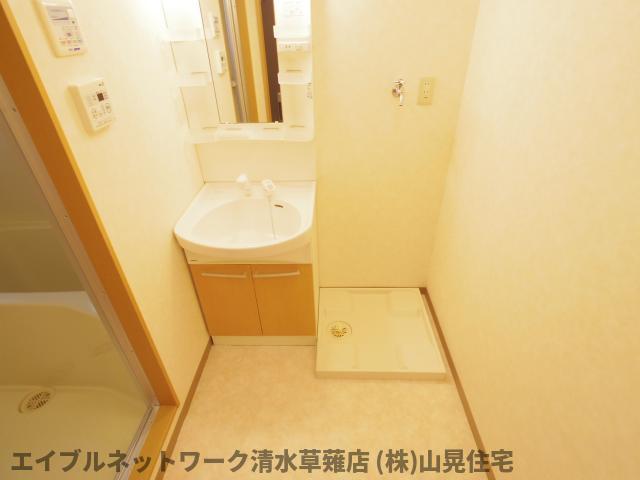 洗面設備　独立洗面台、朝の身支度には欠かせません