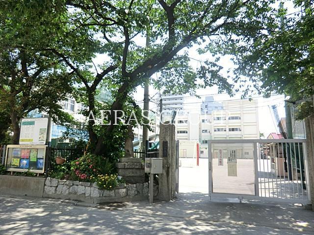 小学校　品川区立鈴ケ森小学校（小学校）まで196m