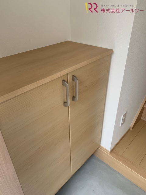 玄関　シューズボックス