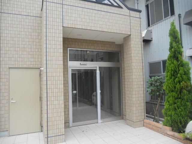 エントランス　★築浅2ＬＤＫ！耐震・耐火構造★