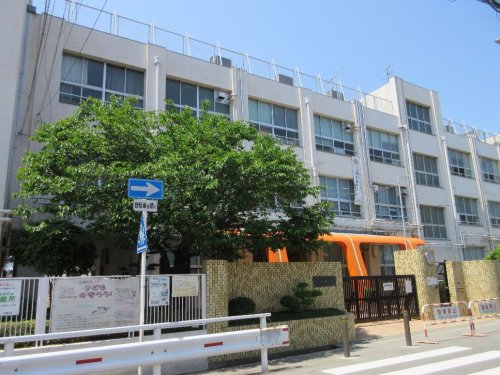 小学校　大淀小学校（小学校）まで400m