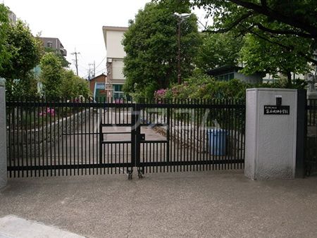 小学校　第四峡田小学校（小学校）まで669m