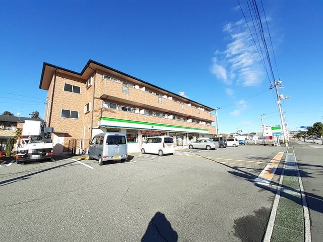 コンビニ　ファミリーマート 土佐山田新町丸店（コンビニ）まで109m