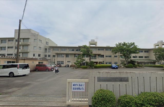 中学校　焼津市立東益津中学校（中学校）まで2200m
