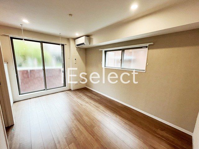 居室・リビング　2面採光で明るいお部屋です