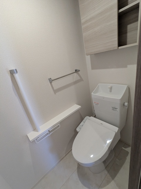 TORISIA千里丘IIIのトイレ写真