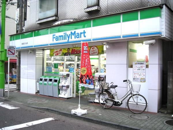 コンビニ　（参考）ファミリーマート（コンビニ）まで307m