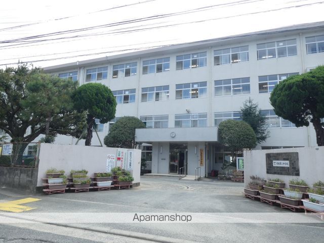 中学校　福岡市立中学校香椎第二中学校（中学校）まで778m